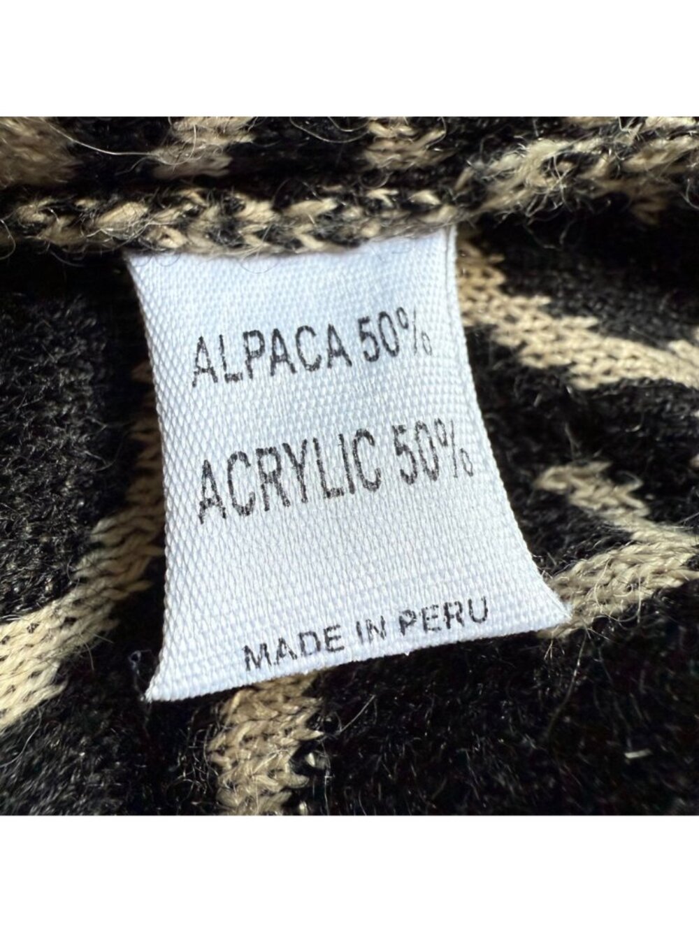 Simply Natural Size S Beige & Black Alpacal Peru Embroidered Cardigan - Picture 3 of 16